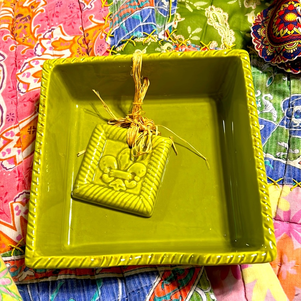 Beautiful New lite Green Cypress Napkin Holder